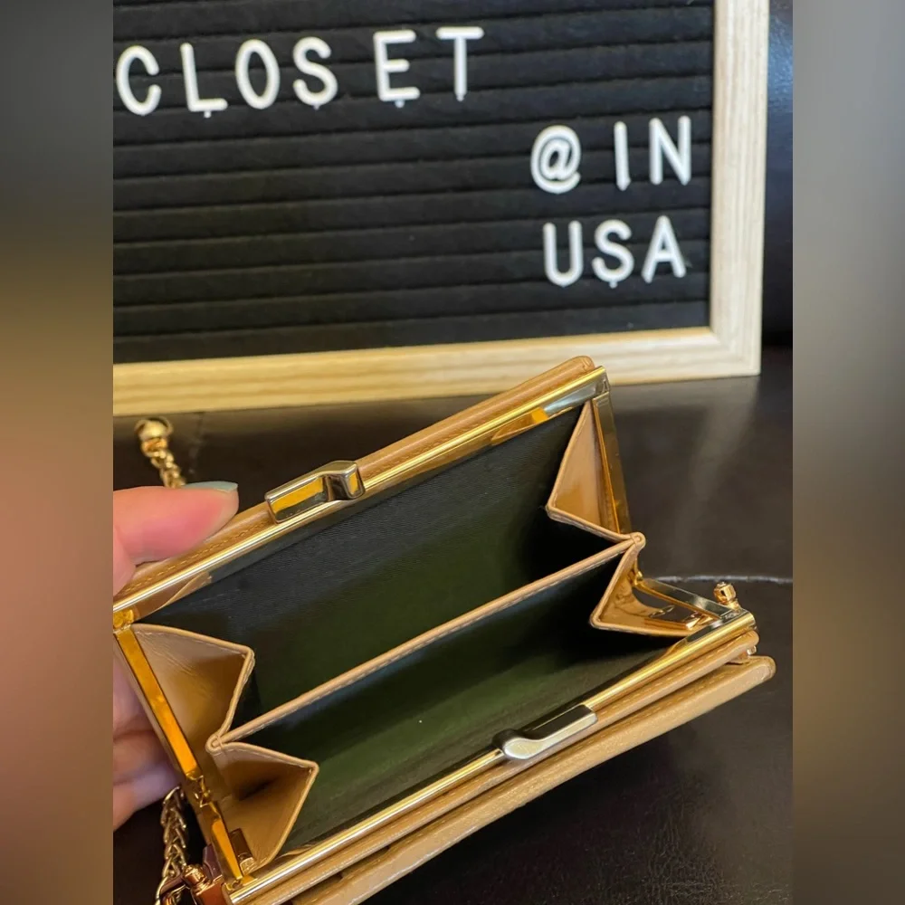 DIOR canvas wallet on chain